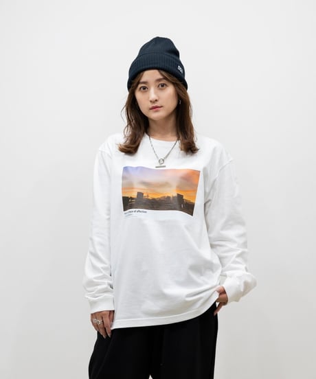 #067　彩空フロントプリントロングTシャツ　WHITE