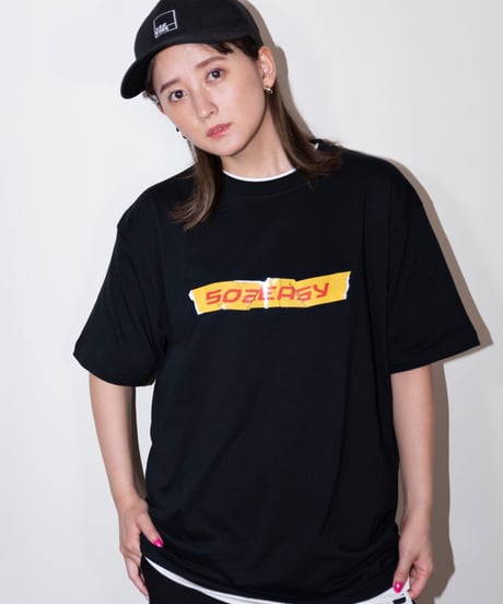 #050　Barricade Tape T‐シャツ BLACK