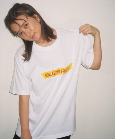 #050　Barricade Tape T‐シャツ WHITE