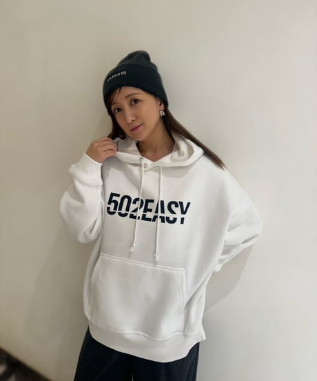 #190　502EASYロゴプリントフーディ