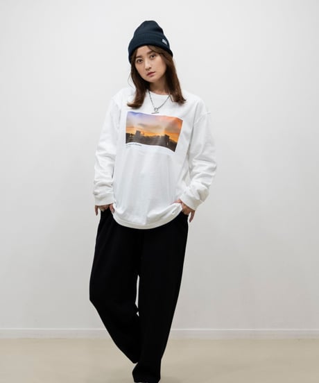 #067　彩空フロントプリントロングTシャツ　WHITE