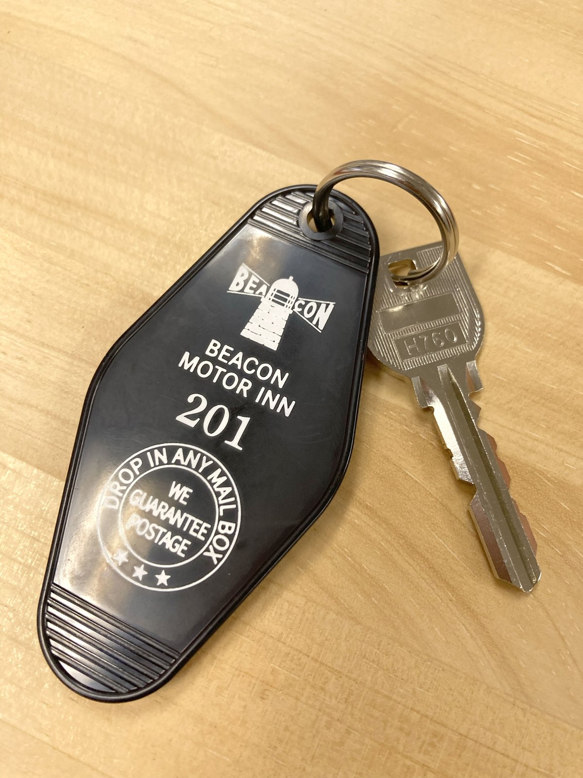 エバース モーテルキーホルダー Amazon.co.jp: 【USA DESIGN】アルファベット ビンテージ
