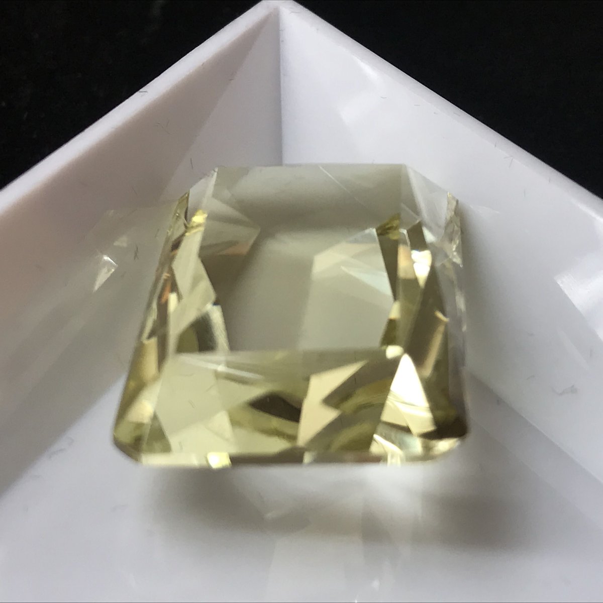 レモンクォーツ エメラルドカット ルース 53.25ct モース硬度7 | Vin's