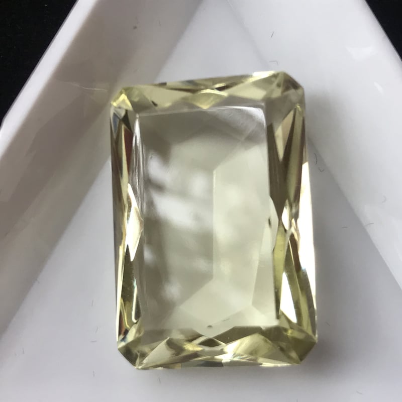 レモンクォーツ エメラルドカット ルース 53.25ct モース硬度7 | Vin's