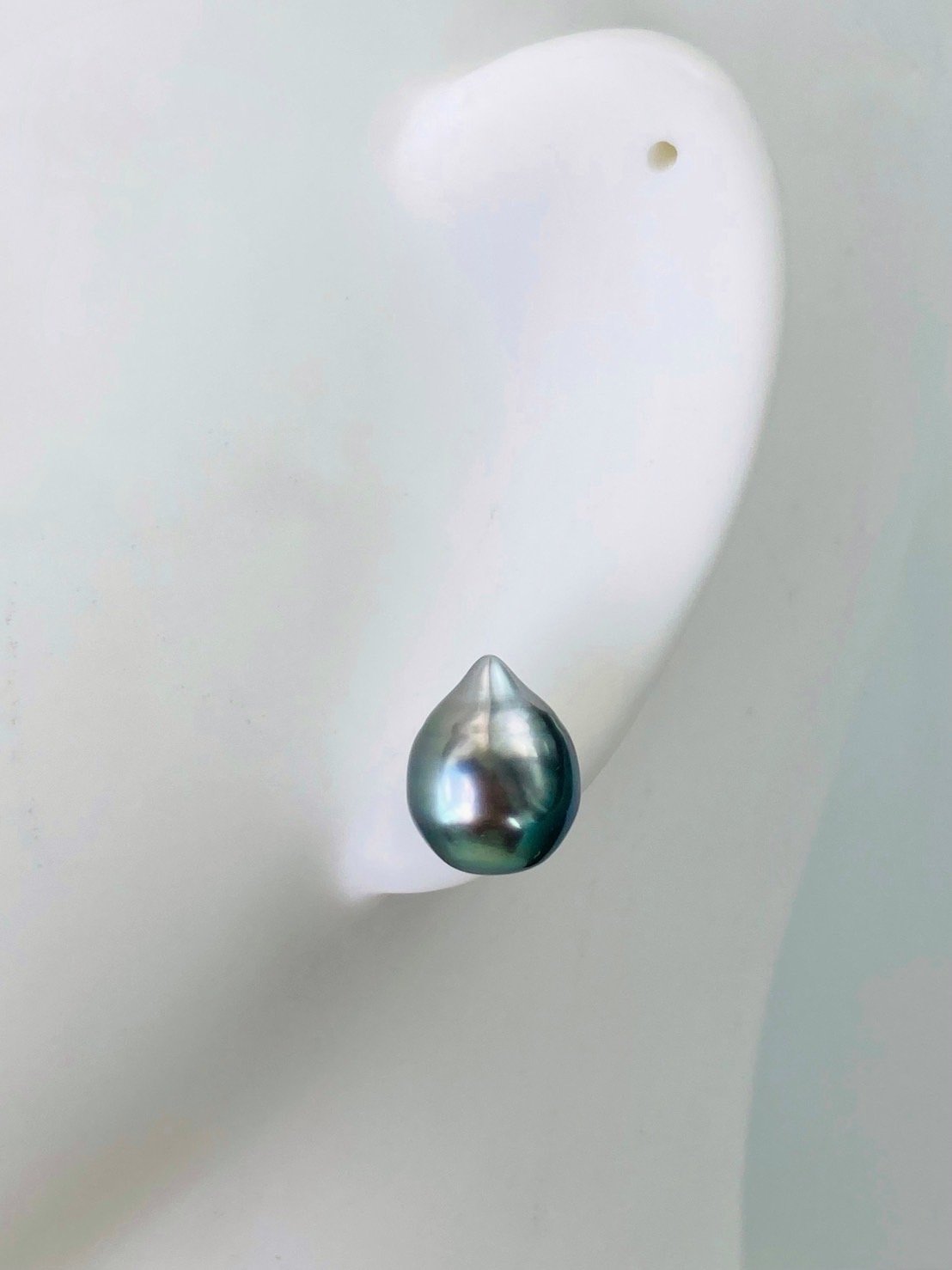 無穴 ドロップ型黒蝶真珠 バロックパールピアス、イヤリング  