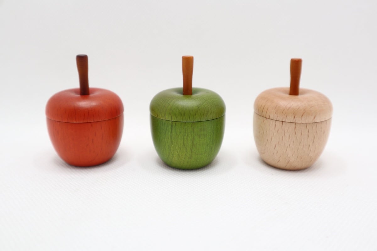 りんご型遺品入れ（ミニ） | 沼野佛具 ONLINE STORE