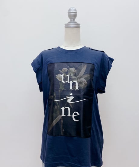 ボタニカルグラフィックTシャツ