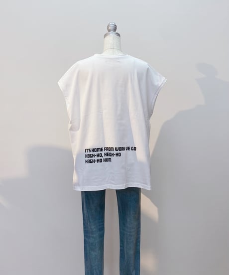ロゴTシャツ