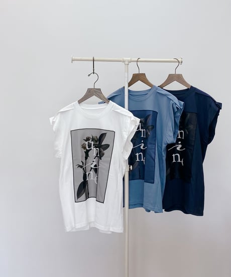 ボタニカルグラフィックTシャツ