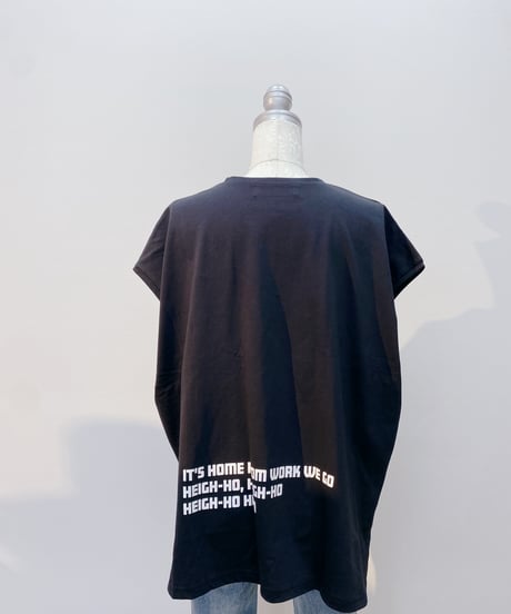 ロゴTシャツ