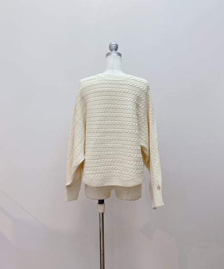 ケーブルロゴ刺繍プルオーバー