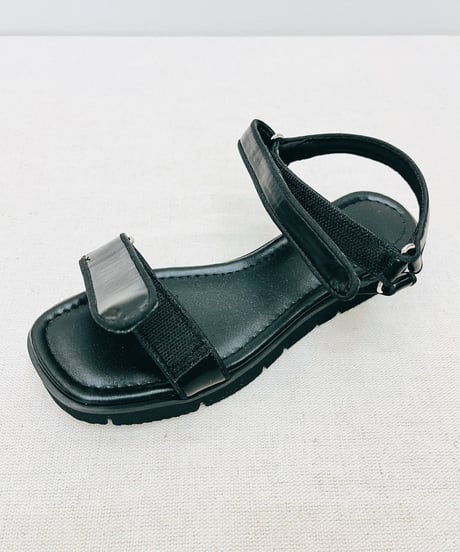 ベルクロサンダル