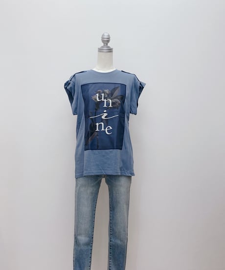 ボタニカルグラフィックTシャツ