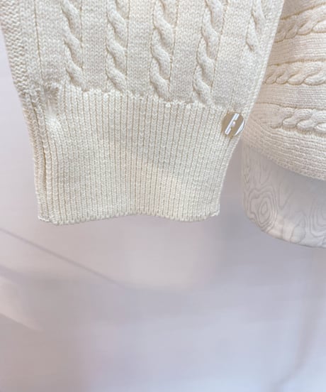 ケーブルロゴ刺繍プルオーバー