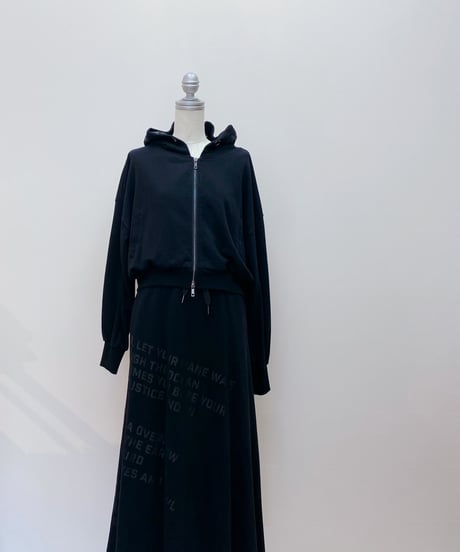 backロゴフーディ&フレアスカート ※上下別売り