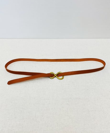 8バックルカウレザーベルト