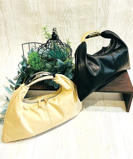 アーチハンドルハンドバッグ