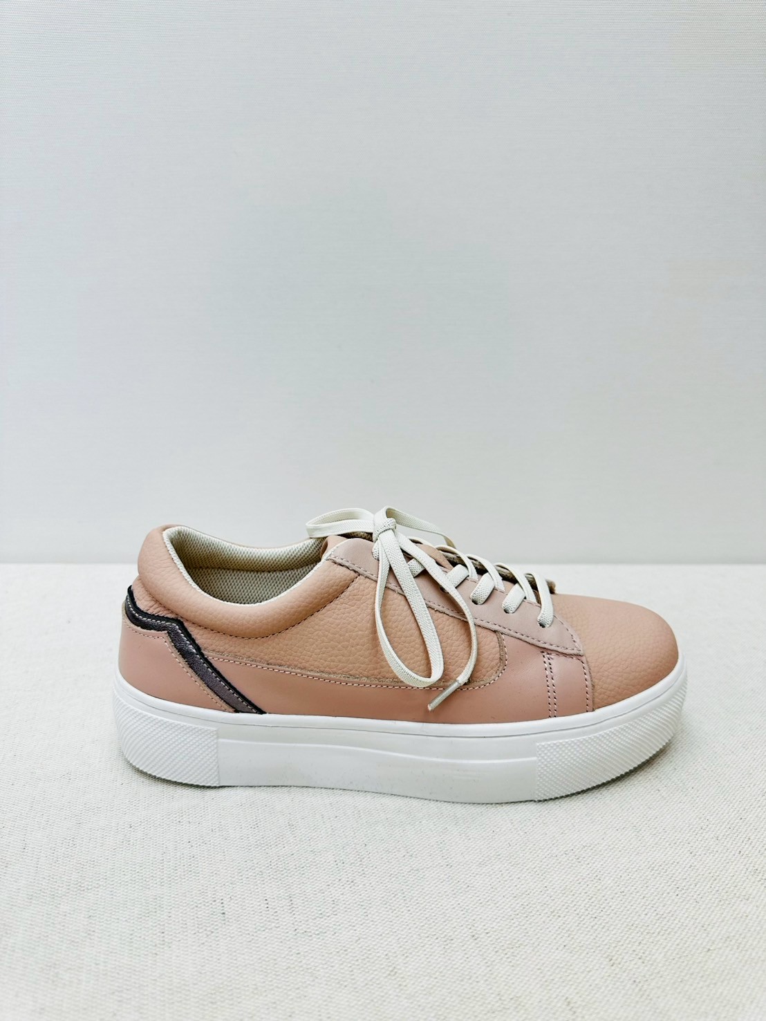 【incarnation】レザースニーカー【美品】 incarnation - HORSE LEATHER HI-CUT SNEAKER | chord online store