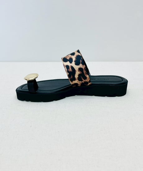 トングサンダル