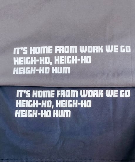 ロゴTシャツ