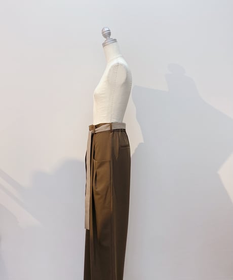 レイヤードベスト・ベルト付きタックポケットパンツ※上下別売り
