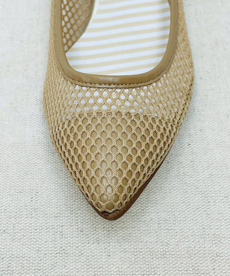 メッシュパンプス