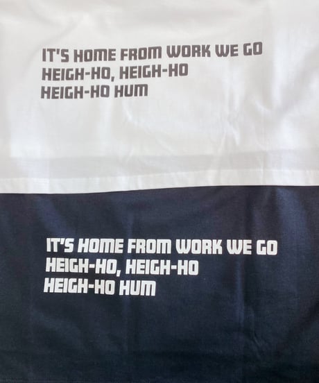 ロゴTシャツ