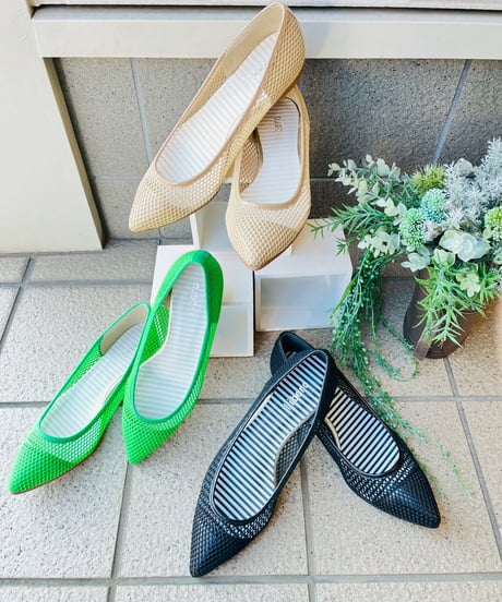メッシュパンプス