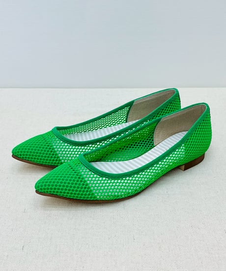 メッシュパンプス