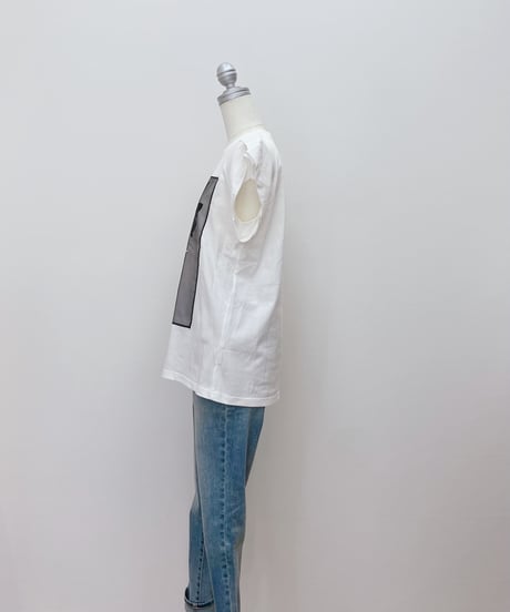 ボタニカルグラフィックTシャツ