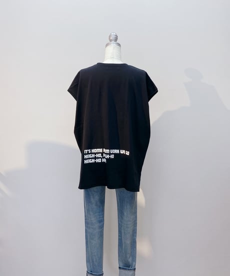ロゴTシャツ