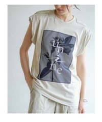 ボタニカルグラフィックTシャツ