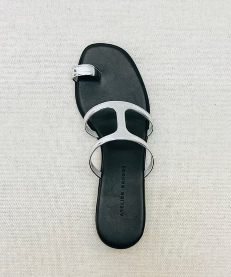 Hストラップサンダル