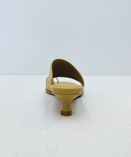 トゥリングサンダル