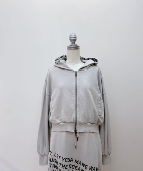 backロゴフーディ&フレアスカート ※上下別売り
