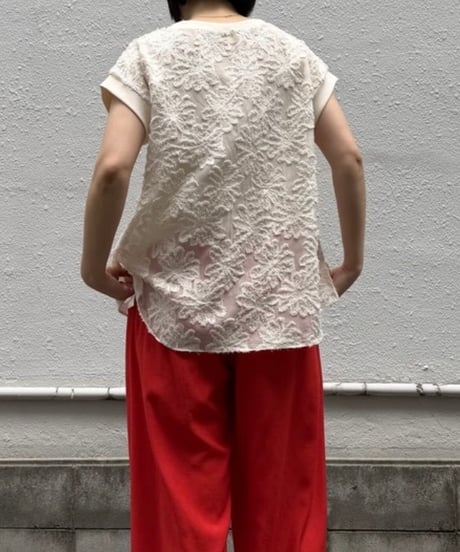 フラワージャガードプルオーバー