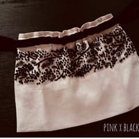ミモザの刺繍キットピンク生地にブラック オンラインレッスン