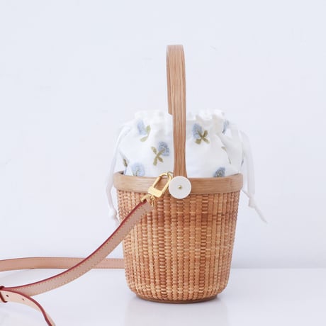 ナンタケットバスケット用ポーチお花の刺繍アップリケ付き水色S