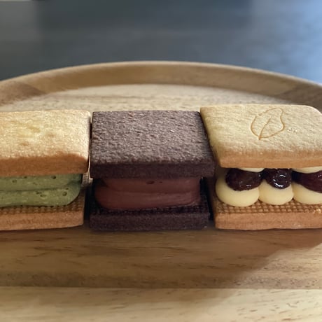 クッキーサンド(ラムレーズン・ピスタチオ・ショコラ)