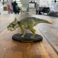 恐竜_トリケラトプス子供_図鑑画家加藤愛一様作品