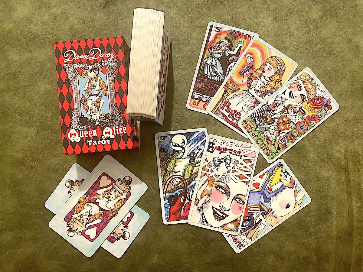 Queen Alice Tarot （クイーンアリスタロット）