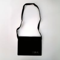 cadode 虚無感と情動サコッシュ