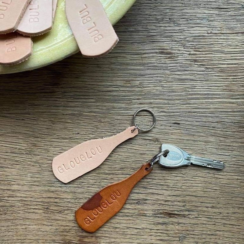 Bouteille porte clé par Mylène Pratt: ワインボトル bu