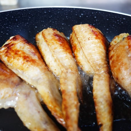 「特製タレ付き」くるむの餃子づくしセット（にんにく増し餃子の餃子32個×手羽先餃子10本）