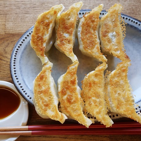 「特製タレ付き」にんにく増し！くるむの餃子 96コ（8コ入×12パック）