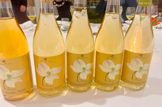 whitepaper(しろ)  作品名 ハナカンムリ fit=scale-down,w=1200