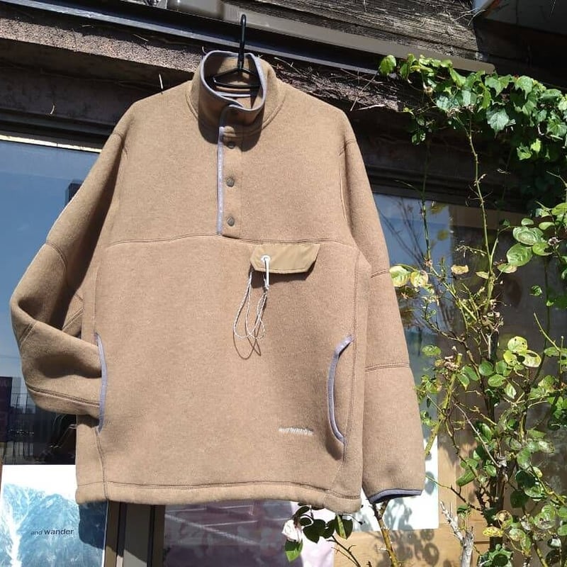 and wander】wool fleece pullover (beige) | Sunn