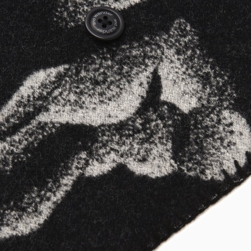 and wander】 mountain camo wool blanket small |