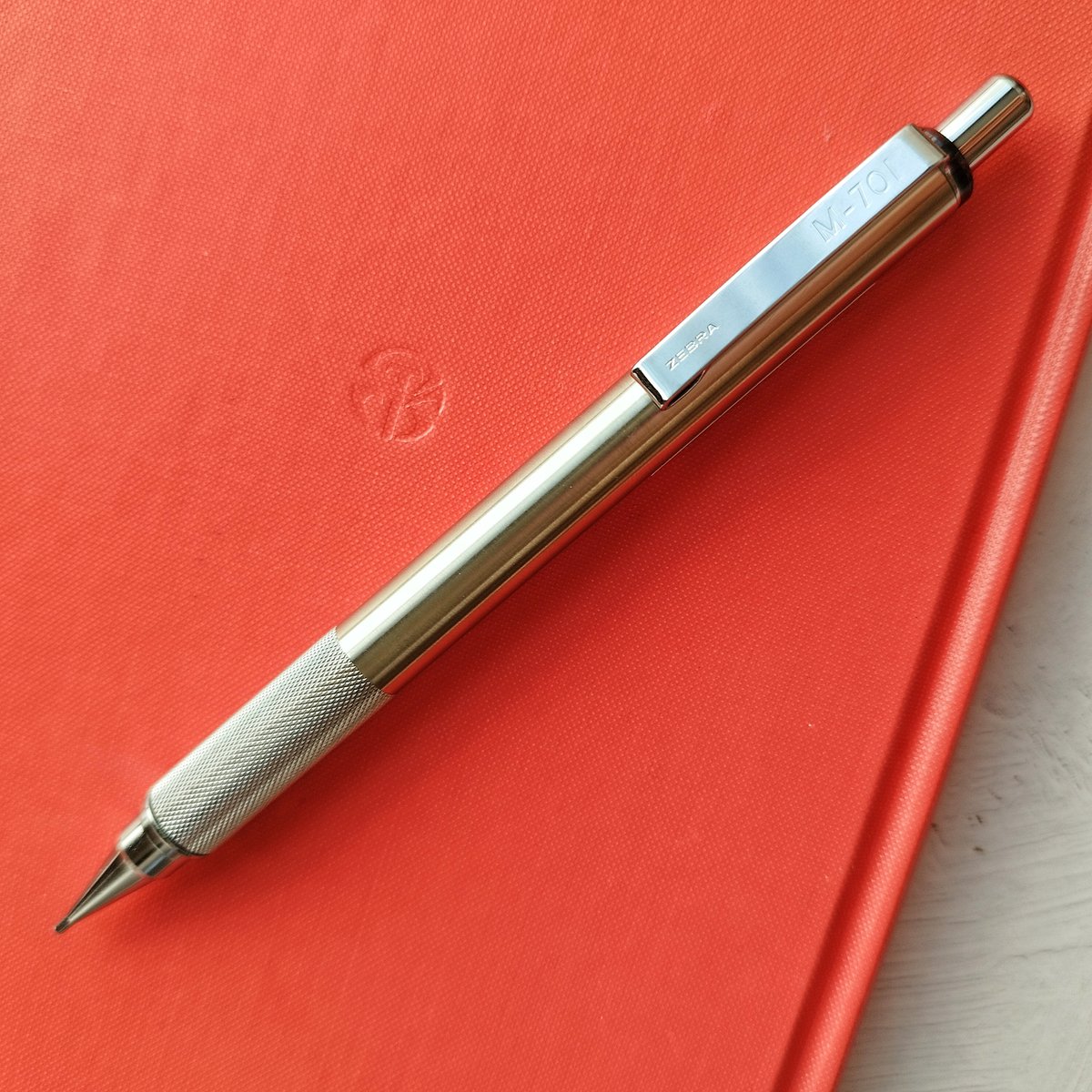 イープラスエム e+m シャープペンシル 0.7 Marble ゴールド ②