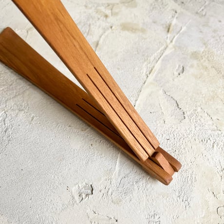 Tongs / Teakwood